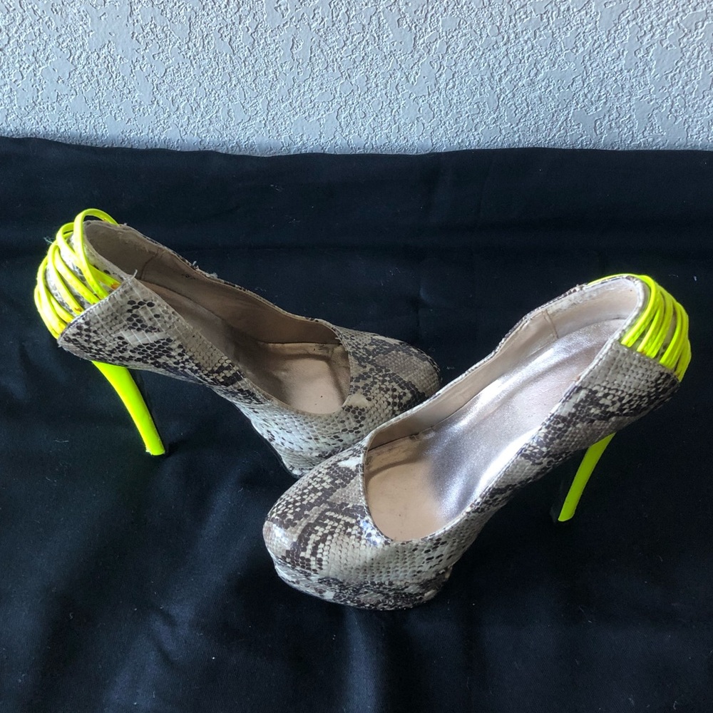 Platform Stiletto Pump - Picture 4 of 4